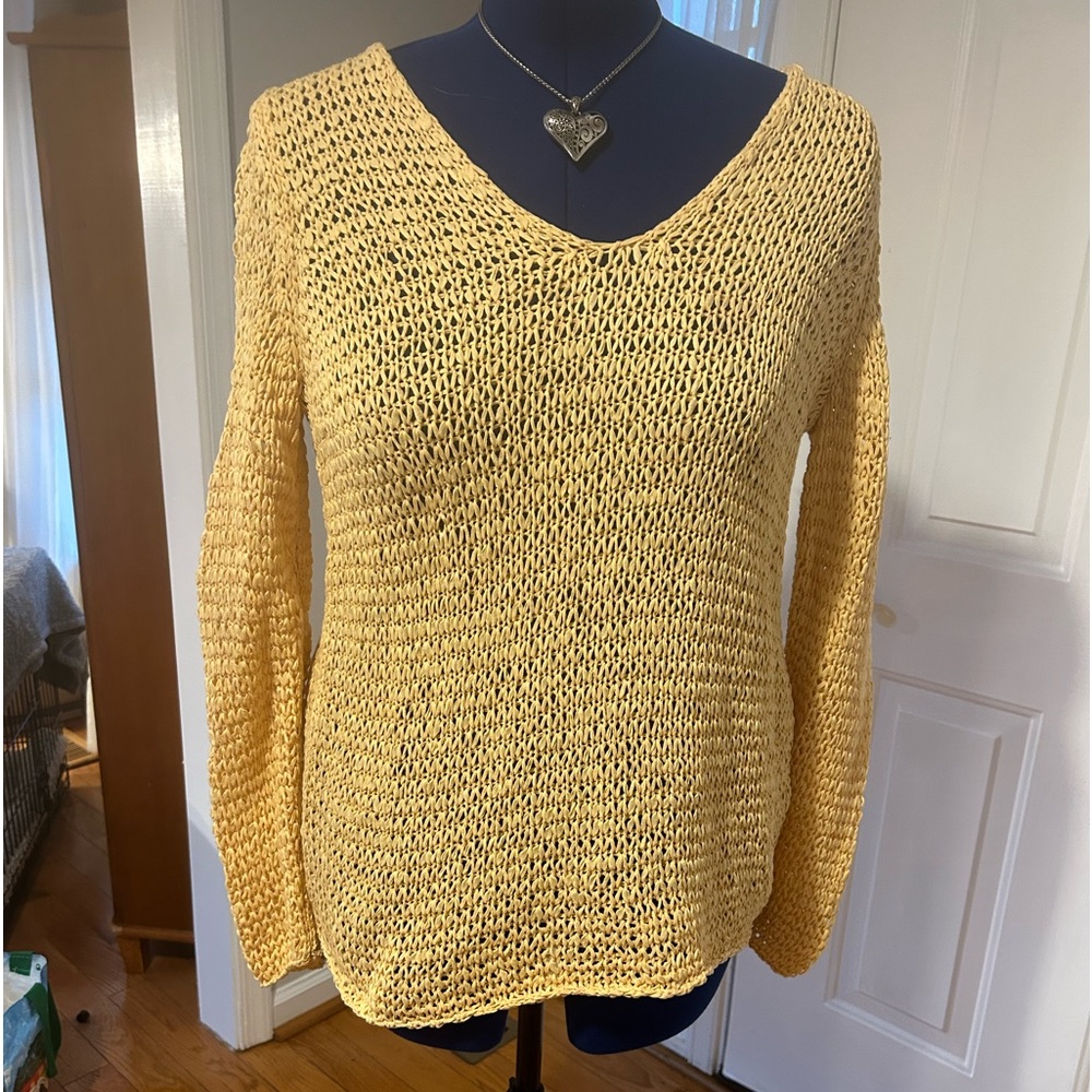 Adorable Chico’s women’s sweater.  Yellow.  Barely worn.